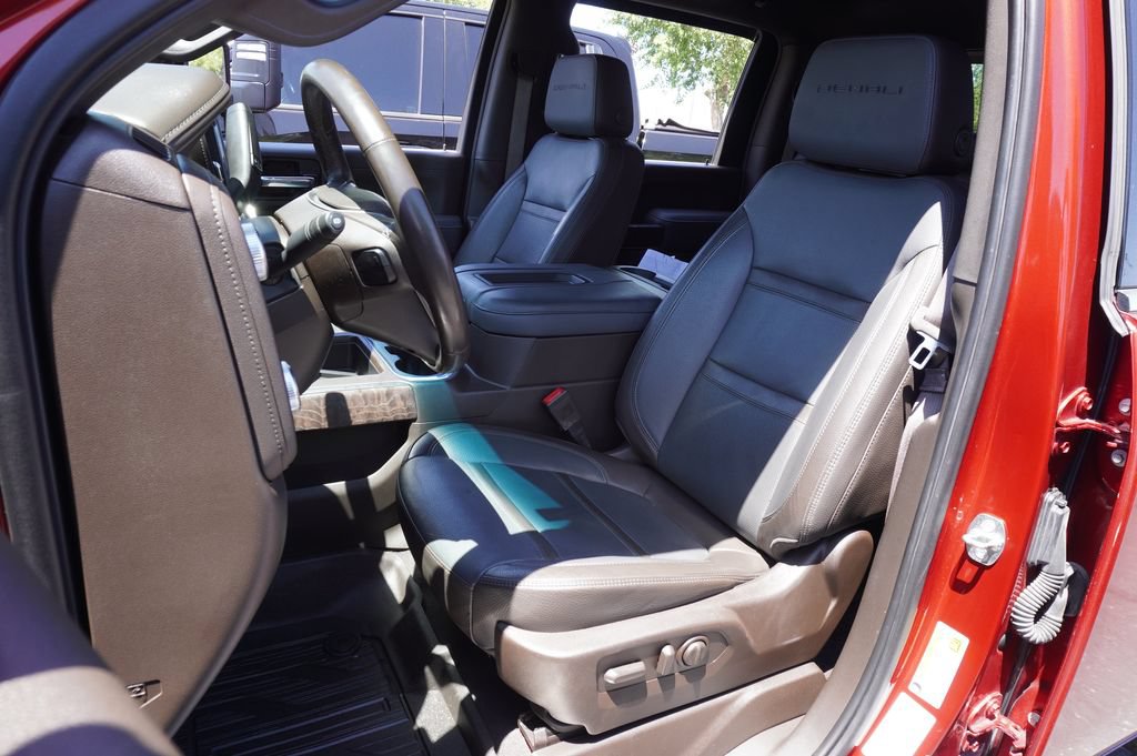 Used 2022 GMC Sierra 3500 Denali AWD/4WD image 15