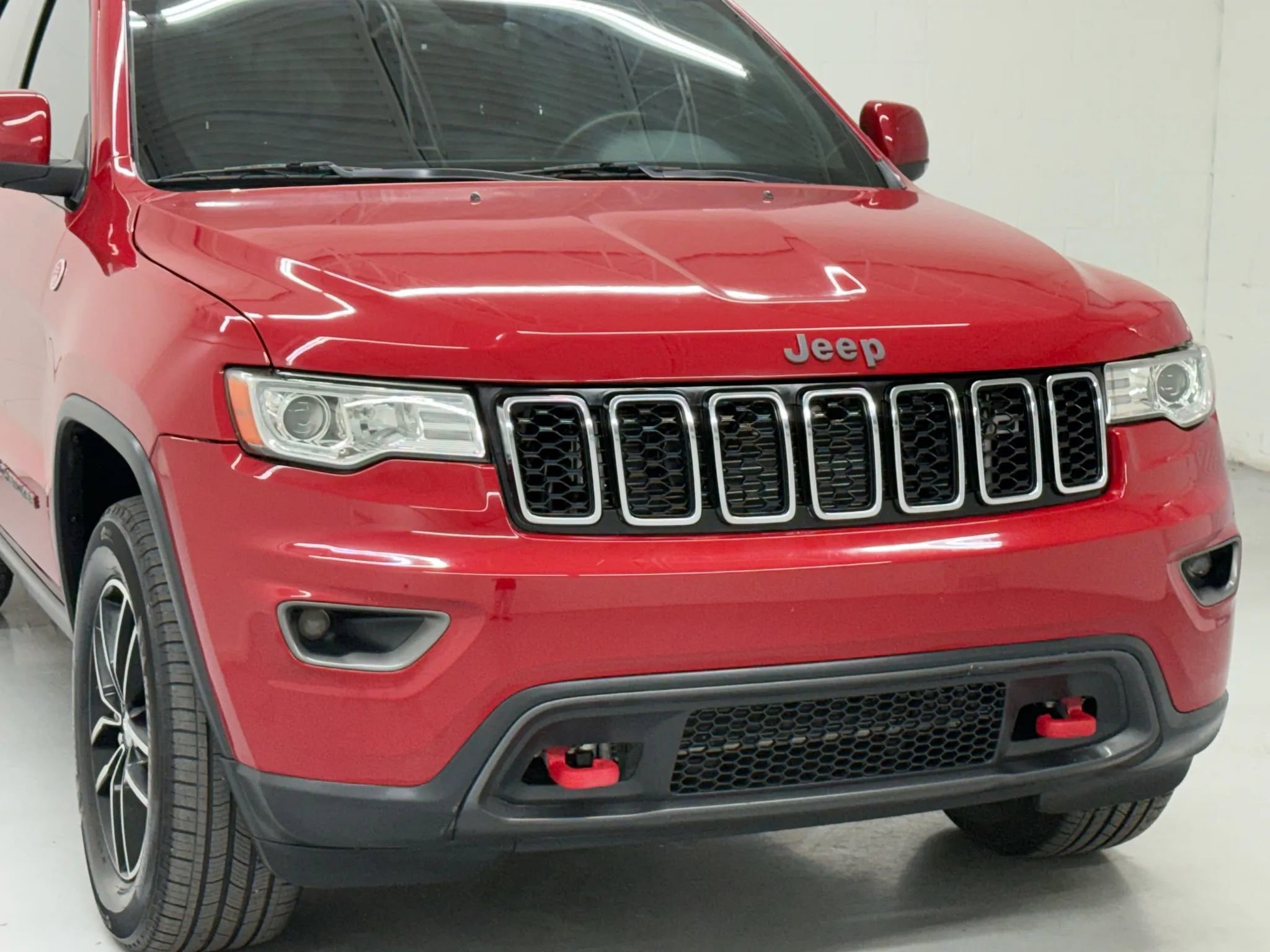 Used 2017 Jeep Grand Cherokee Trailhawk AWD/4WD image 10