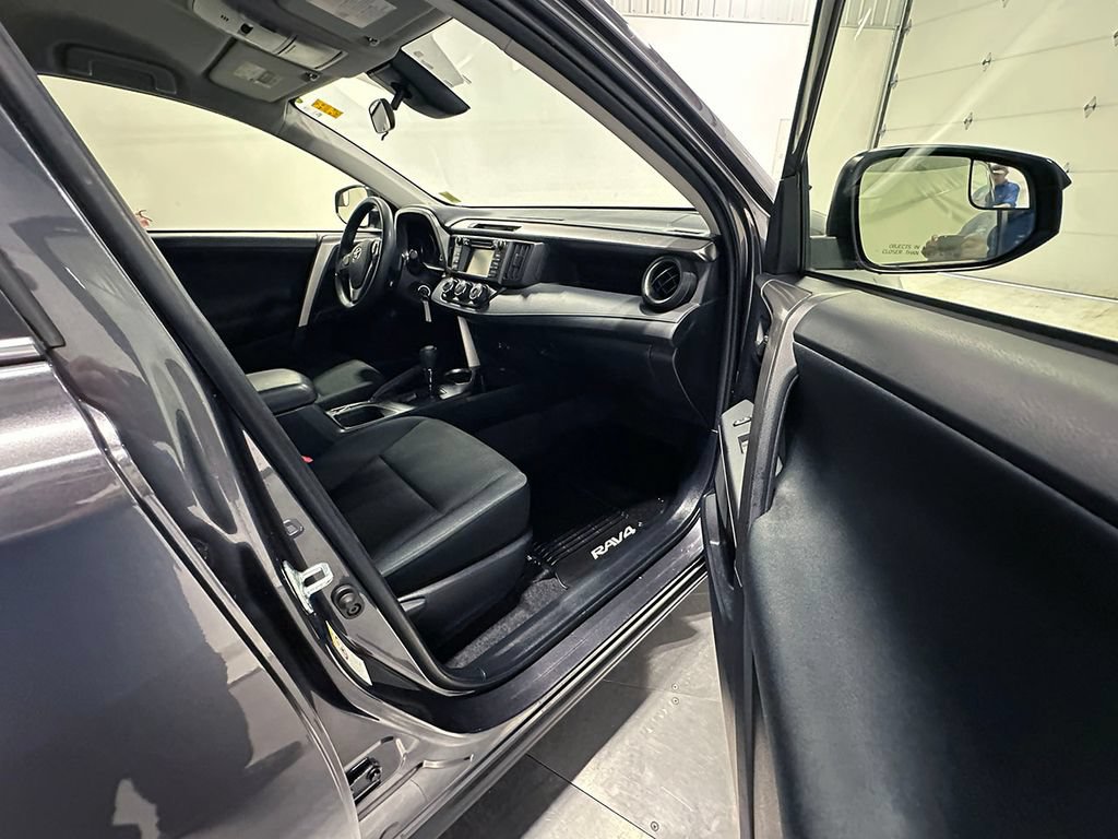 Used 2018 Toyota RAV4 LE w/ All Weather Liner Package AWD/4WD image 22