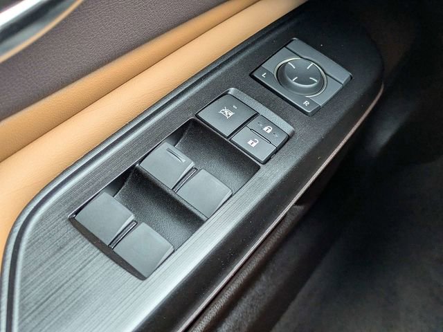 Used 2019 Lexus ES 350 Ultra Luxury w/ Accessory Package 2 image 25