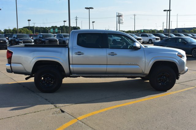 Used 2023 Toyota Tacoma SR5 RWD image 4