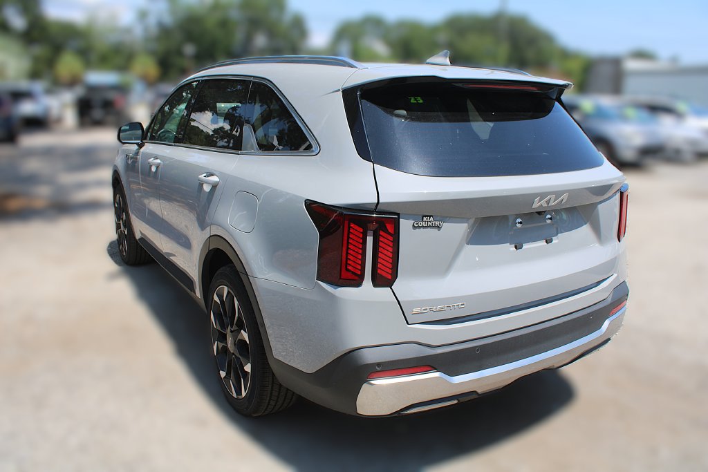 Certified 2024 Kia Sorento SX FWD image 13