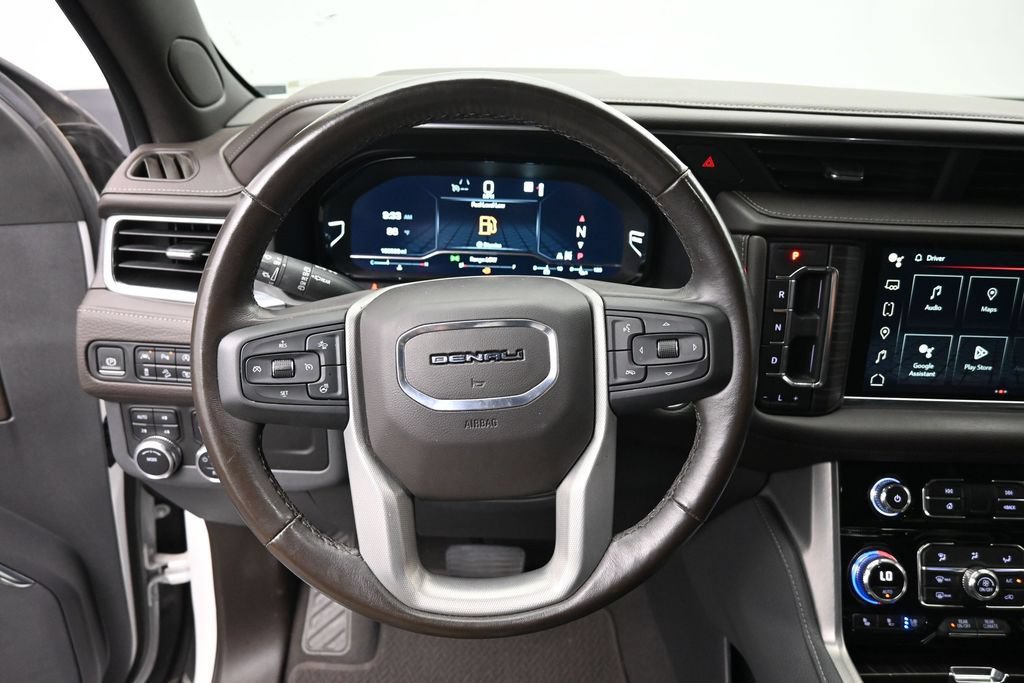 Used 2022 GMC Yukon XL Denali AWD/4WD image 11
