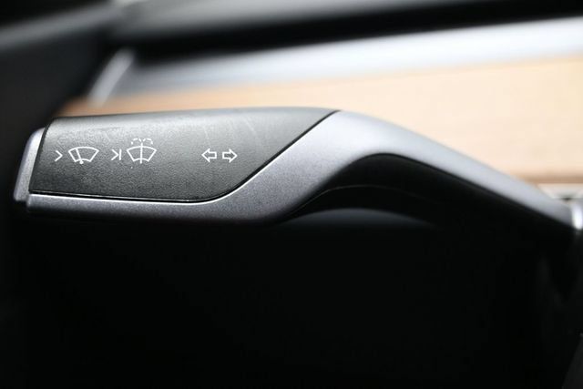 Used 2020 Tesla Model Y Long Range AWD/4WD image 16