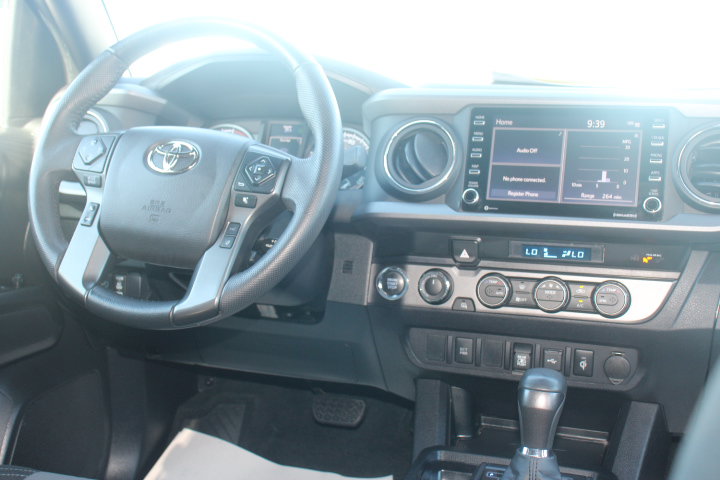 Used 2022 Toyota Tacoma TRD Off-Road AWD/4WD image 24