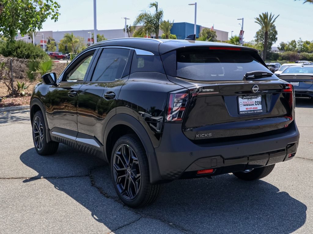 New 2026 Nissan Kicks SR FWD image 5