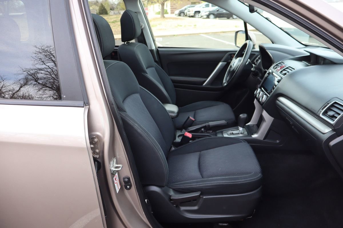 Used 2016 Subaru Forester 2.5i Premium w/ Protection Package #1 AWD/4WD image 22