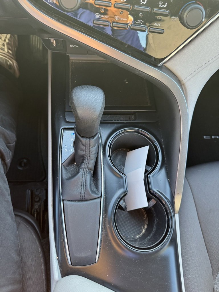 Used 2018 Toyota Camry LE image 15