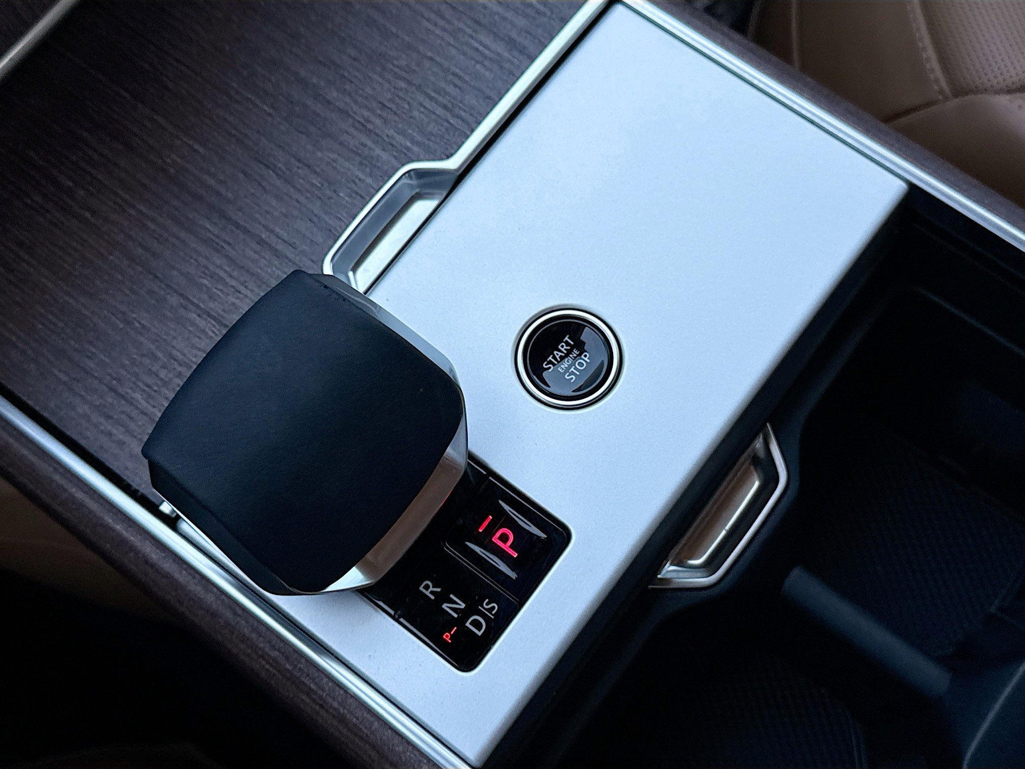 Used 2025 Land Rover Range Rover SE image 28