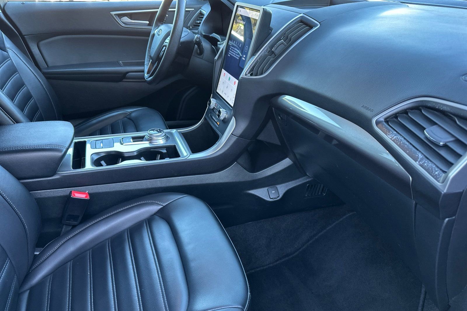 Used 2024 Ford Edge SEL image 17