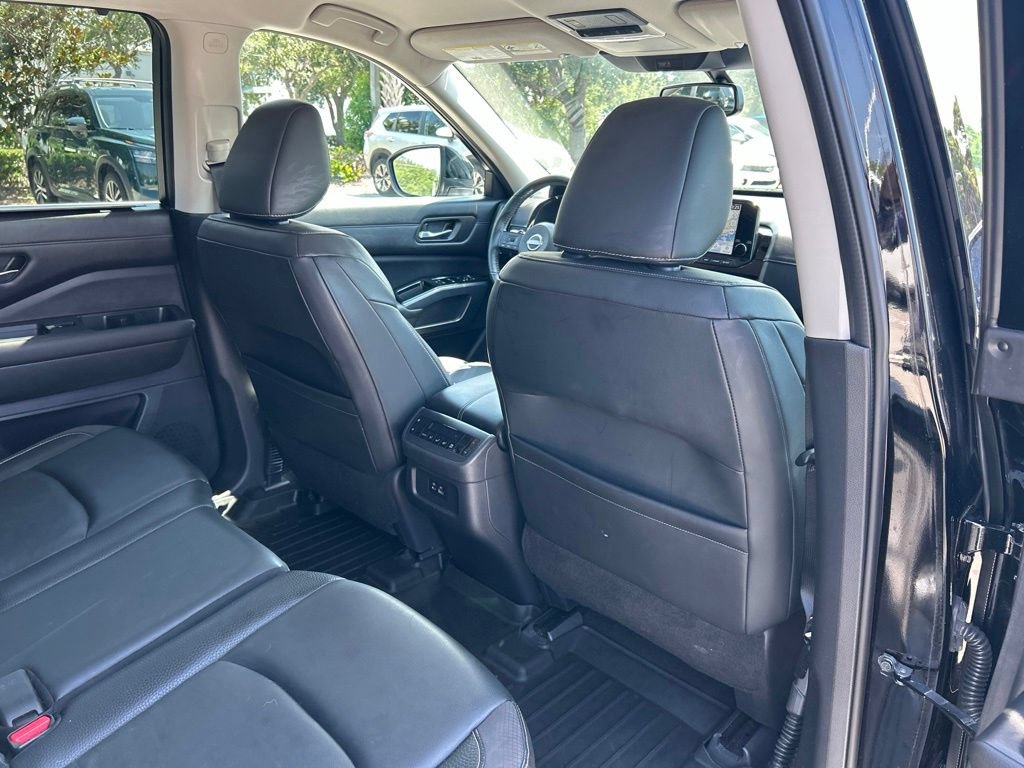 Certified 2022 Nissan Pathfinder SL w/ SL Black Package FWD image 51
