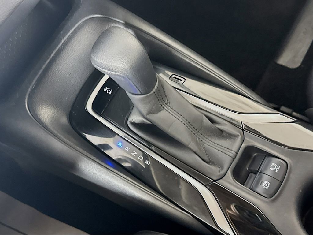 Used 2020 Toyota Corolla LE FWD image 19
