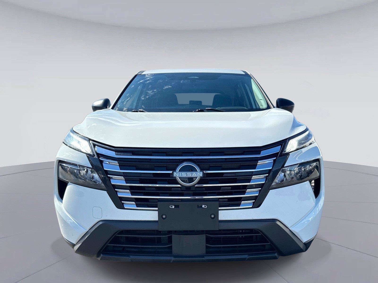 Used 2024 Nissan Rogue S FWD image 9