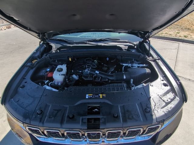 Used 2024 Jeep Grand Cherokee Limited w/ Luxury Tech Group II image 35