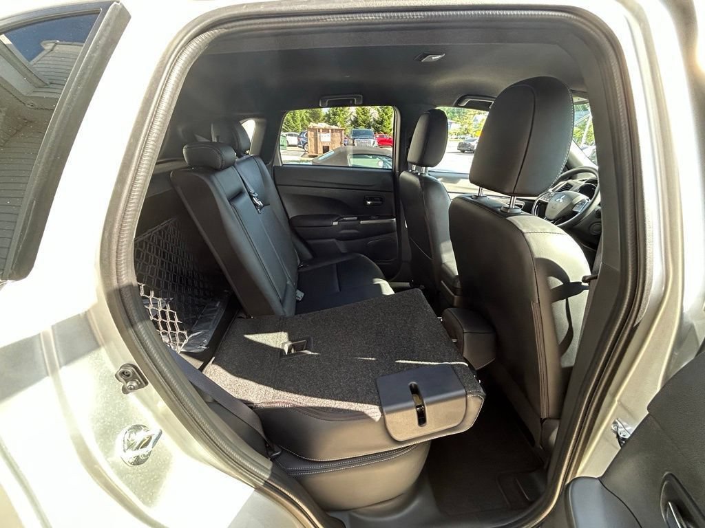 Used 2025 Mitsubishi Outlander Sport SEL AWD/4WD image 34