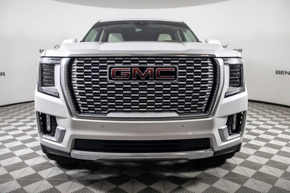 Used 2023 GMC Yukon XL Denali w/ Denali Reserve Package AWD/4WD image 5