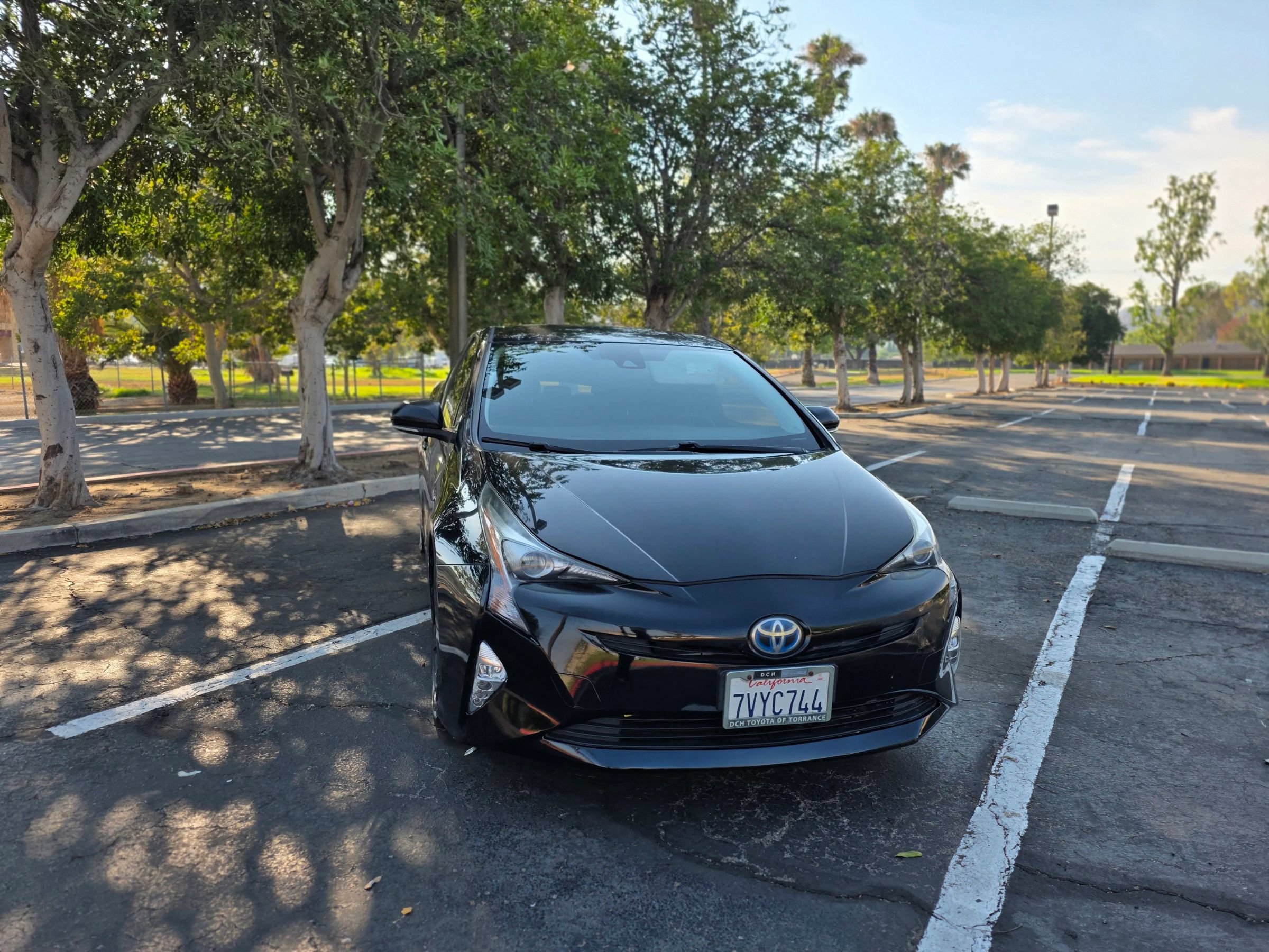 Used 2016 Toyota Prius Four Touring FWD image 2