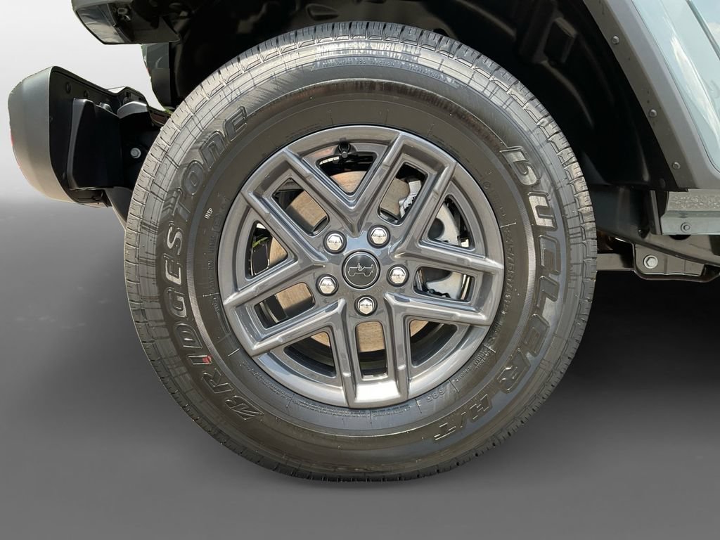 New 2025 Jeep Gladiator Sport AWD/4WD image 16