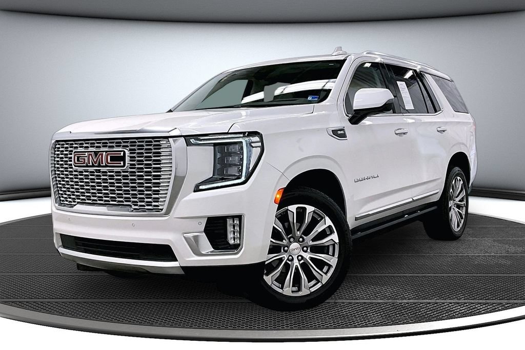 Used 2022 GMC Yukon Denali w/ Denali Premium Package AWD/4WD image 3