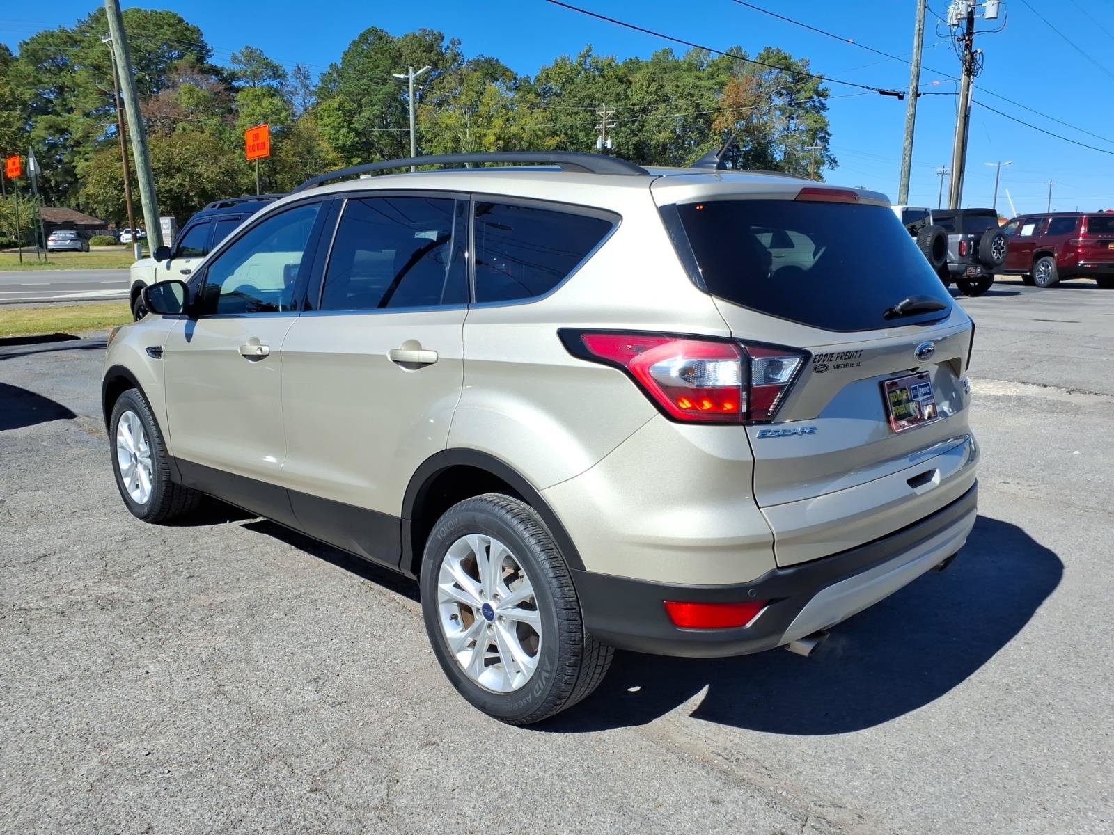 Used 2018 Ford Escape SEL AWD/4WD image 3