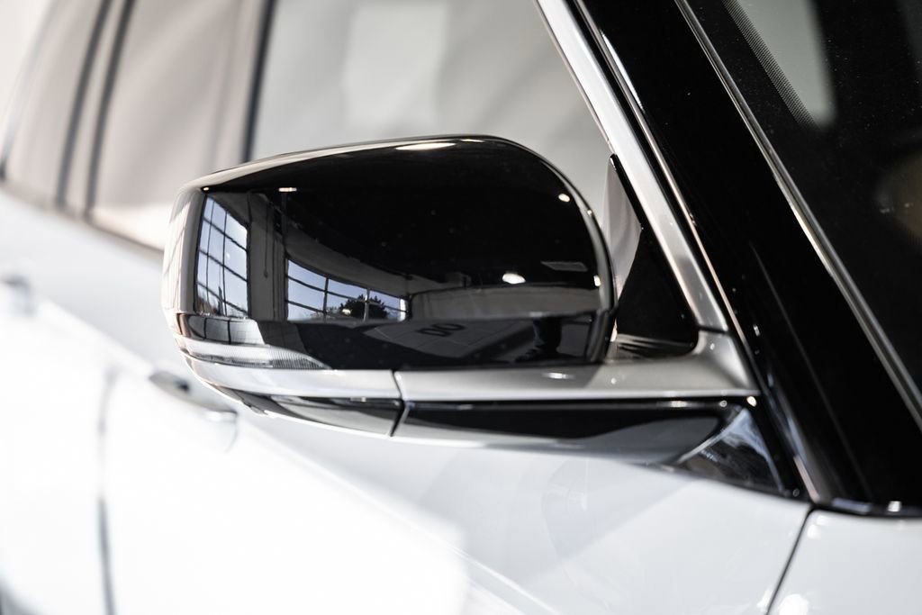 New 2025 Jeep Grand Cherokee Summit image 15