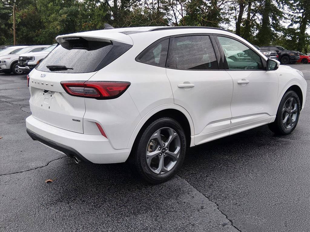Certified 2024 Ford Escape ST-Line Select AWD/4WD image 4