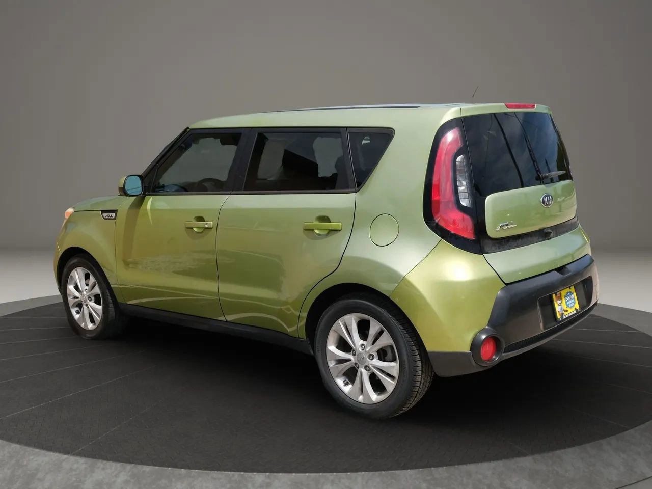 Used 2016 Kia Soul + image 4