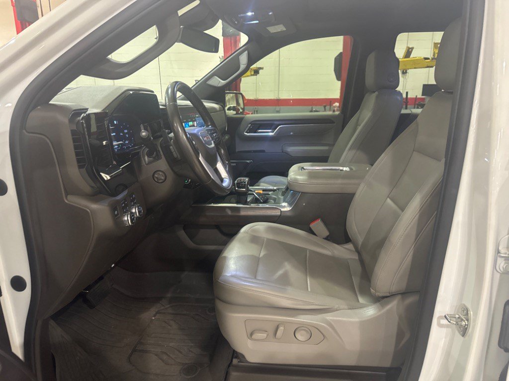 Used 2022 GMC Sierra 1500 SLT w/ SLT Premium Plus Package AWD/4WD image 39