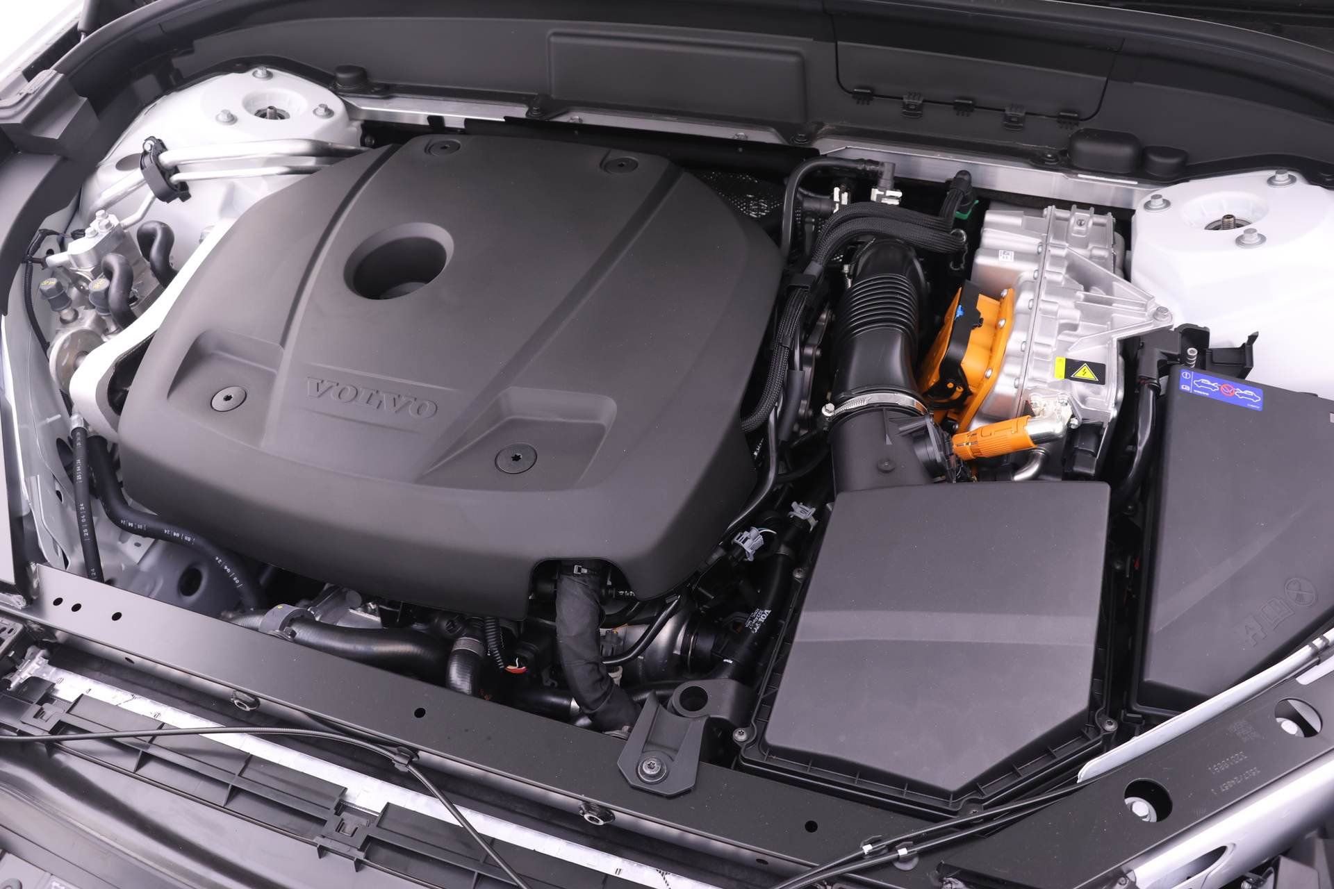 New 2025 Volvo XC60 T8 Plus w/ Protection Package Premier image 20