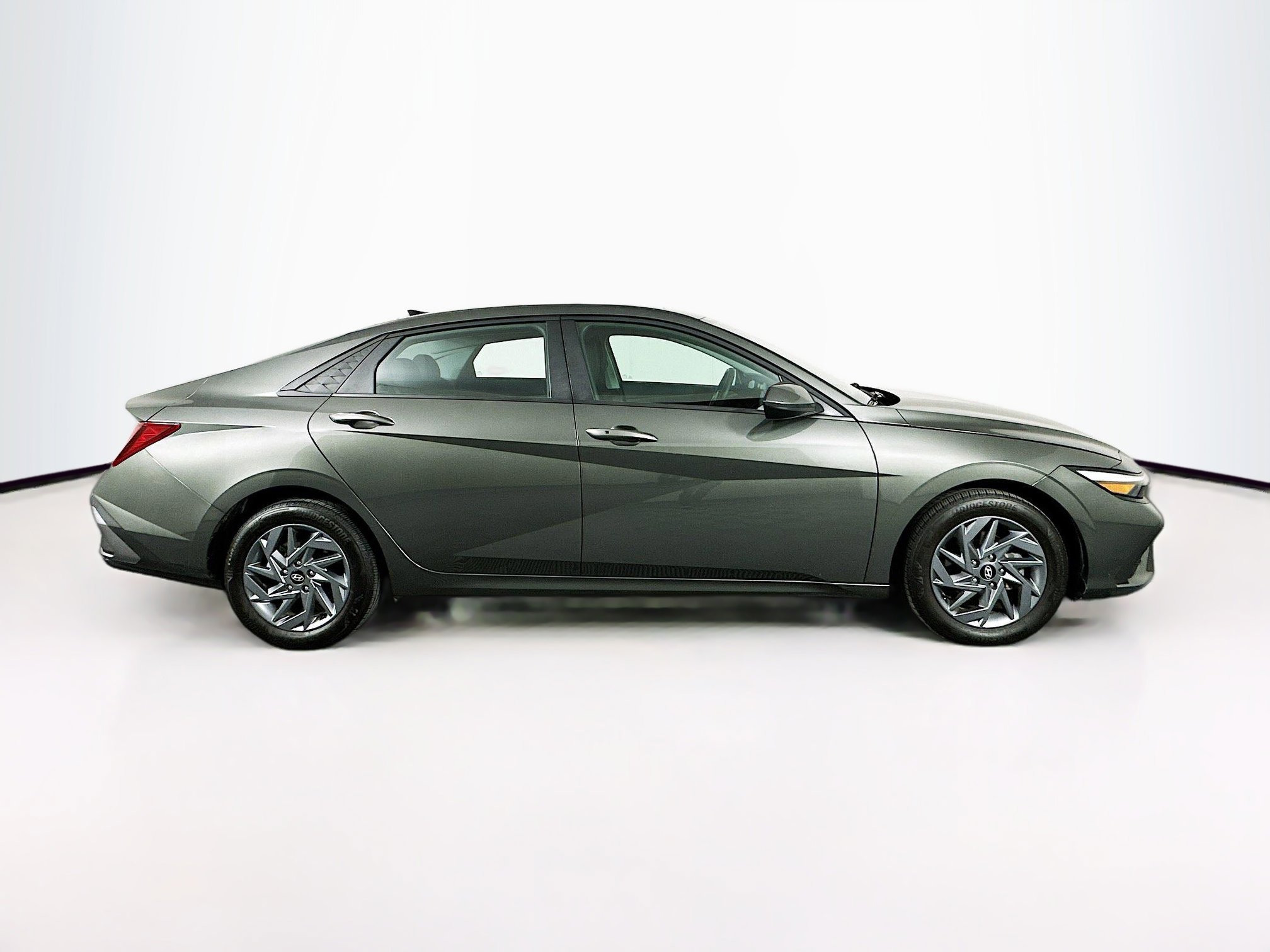 Used 2024 Hyundai Elantra SEL image 10