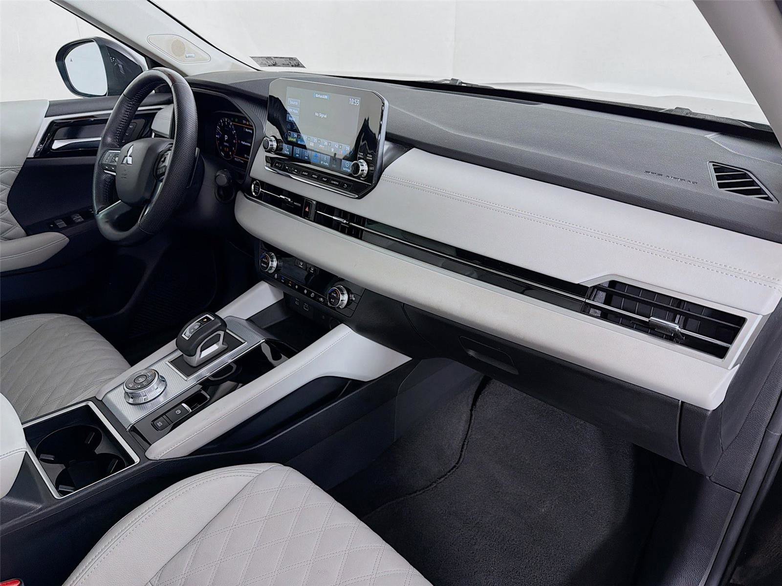 Used 2023 Mitsubishi Outlander SEL image 31