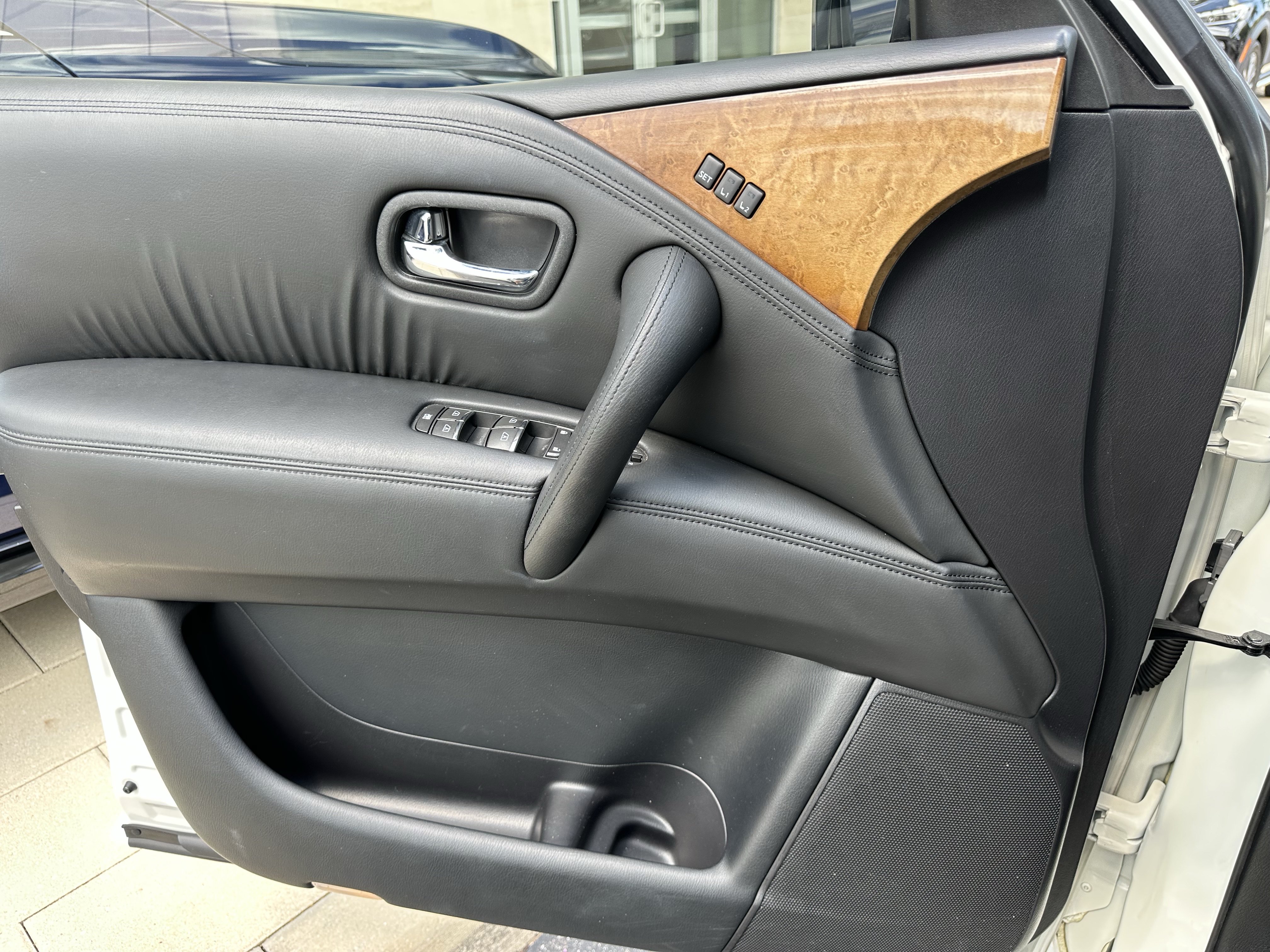 Used 2014 INFINITI QX80 2WD image 22