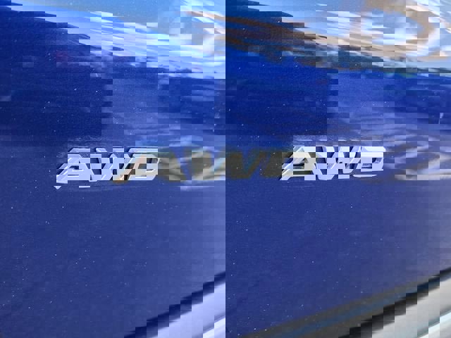 Used 2024 Cadillac XT5 Premium Luxury w/ Technology Package image 17