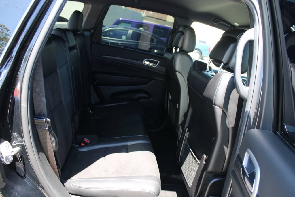 Used 2022 Jeep Grand Cherokee Laredo X AWD/4WD image 12