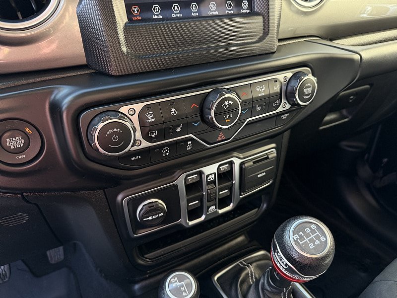 Used 2019 Jeep Wrangler Unlimited Sahara w/ LED Lighting Group AWD/4WD image 21