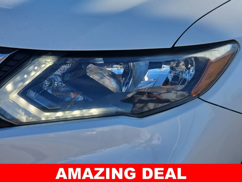 Used 2018 Nissan Rogue SV image 32