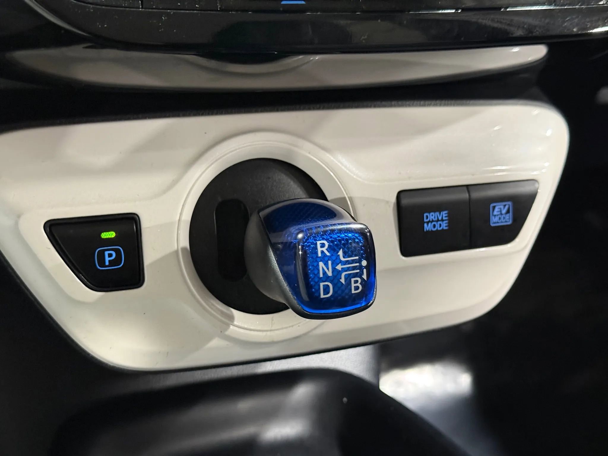 Used 2017 Toyota Prius Two image 37