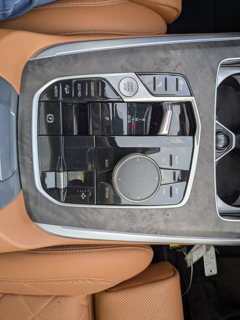 Used 2023 BMW X7 xDrive40i w/ Premium Package AWD/4WD image 19