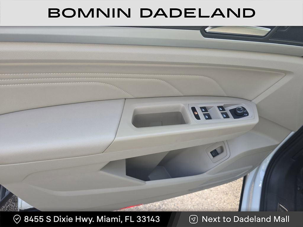 Used 2021 Volkswagen Atlas SEL R-Line image 19