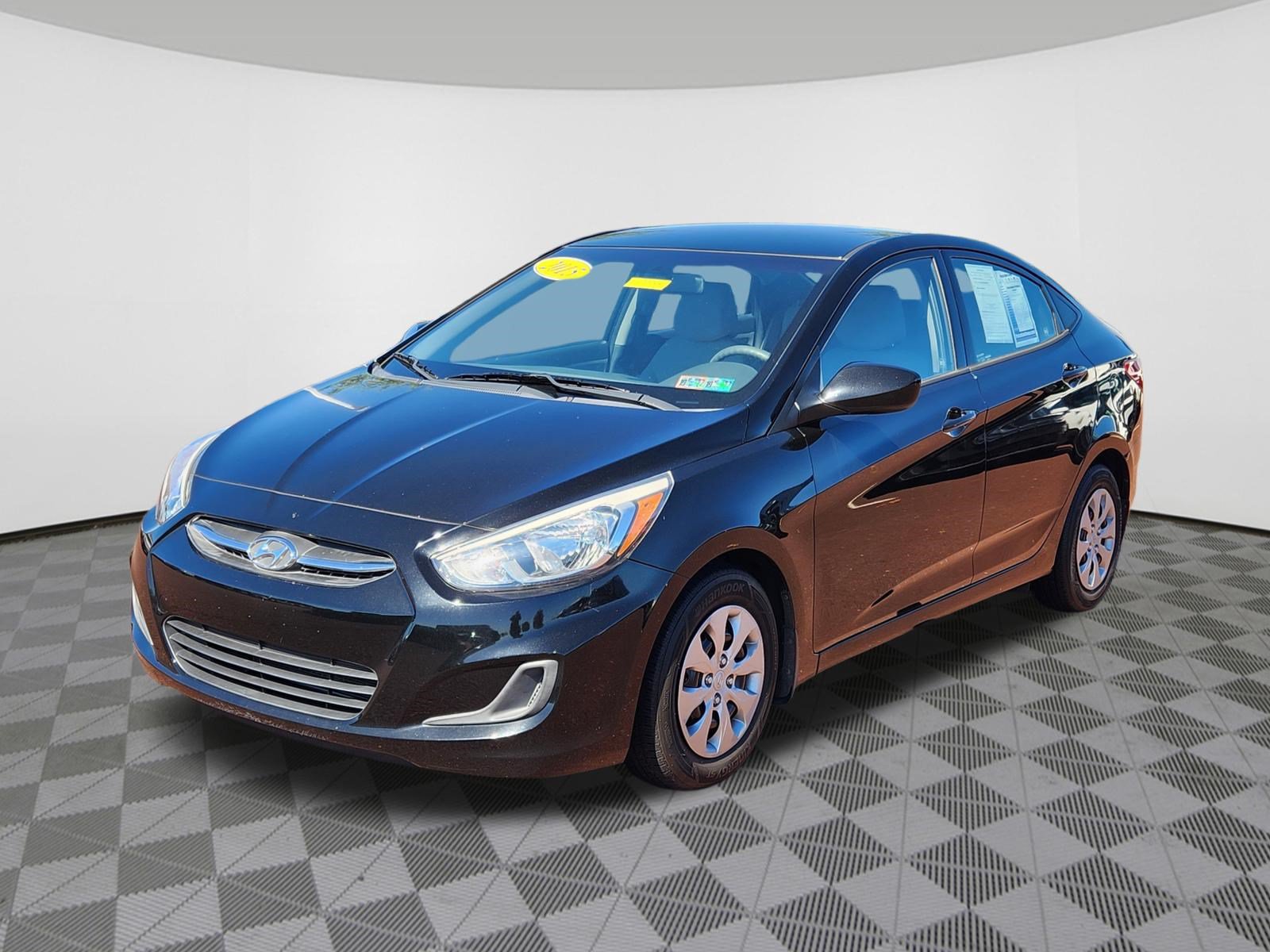Used 2015 Hyundai Accent GLS w/ Option Group 02 FWD image 2