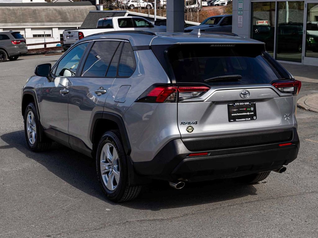 Used 2019 Toyota RAV4 XLE w/ All Weather Liner Package image 6