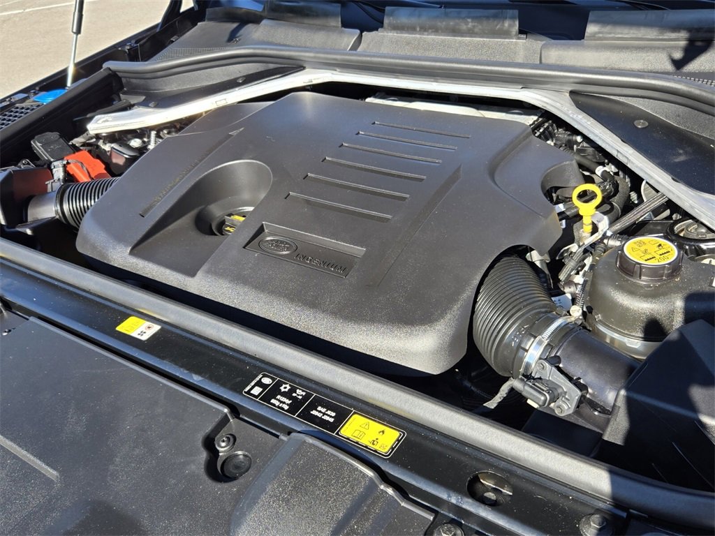 Used 2024 Land Rover Range Rover Long Wheelbase SE image 18