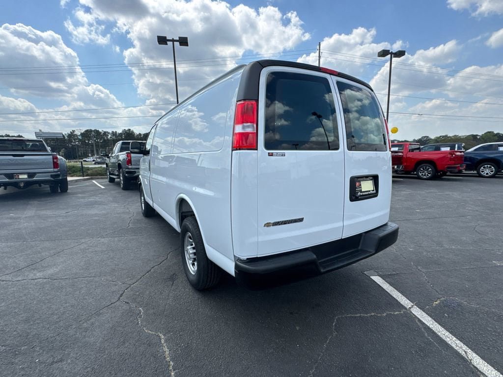 New 2026 Chevrolet Express 2500 image 8