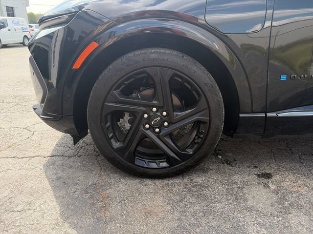Used 2024 Chevrolet Equinox EV RS FWD image 26