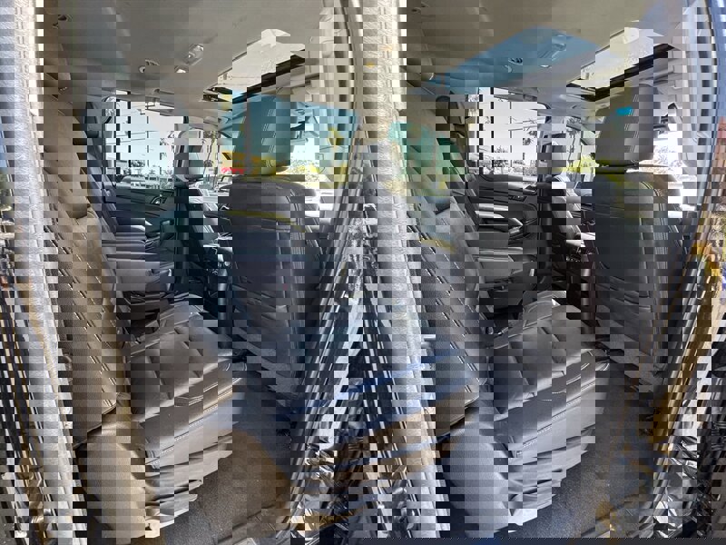 Used 2019 Chevrolet Suburban LT w/ Luxury Package image 17