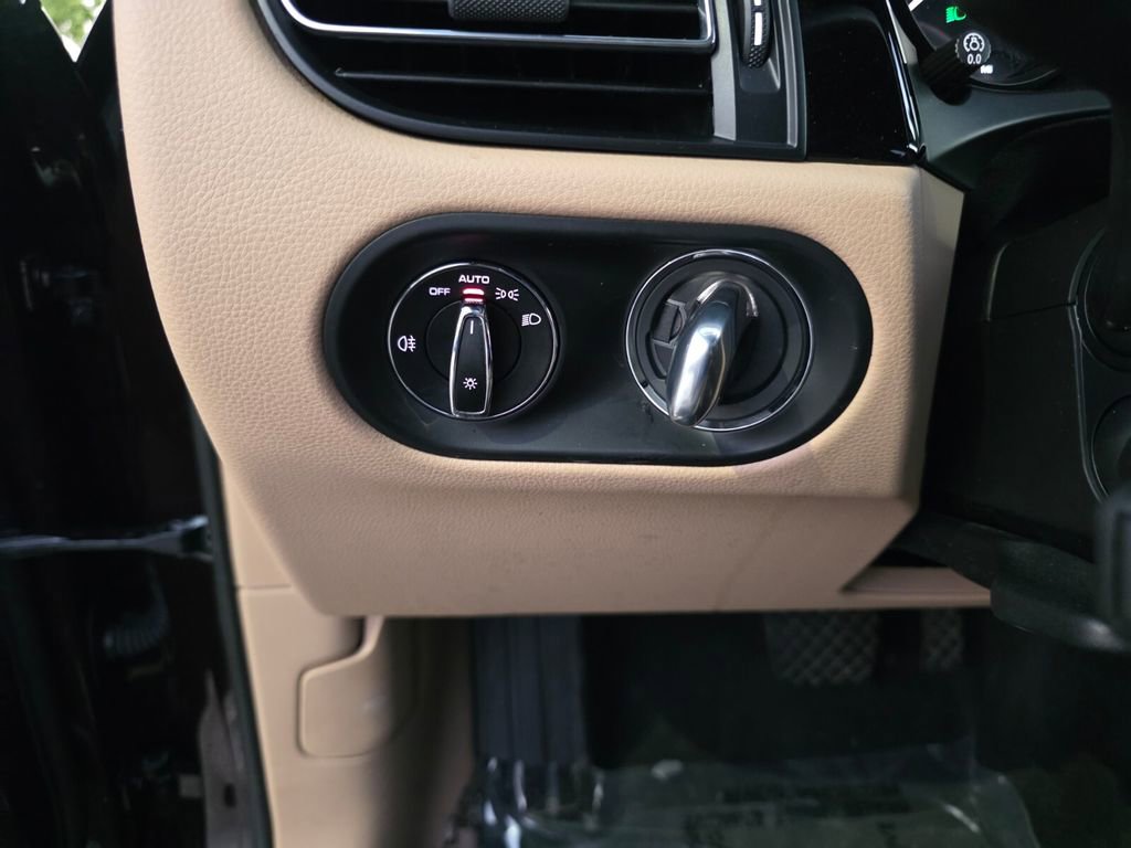 Used 2024 Porsche Macan S image 25