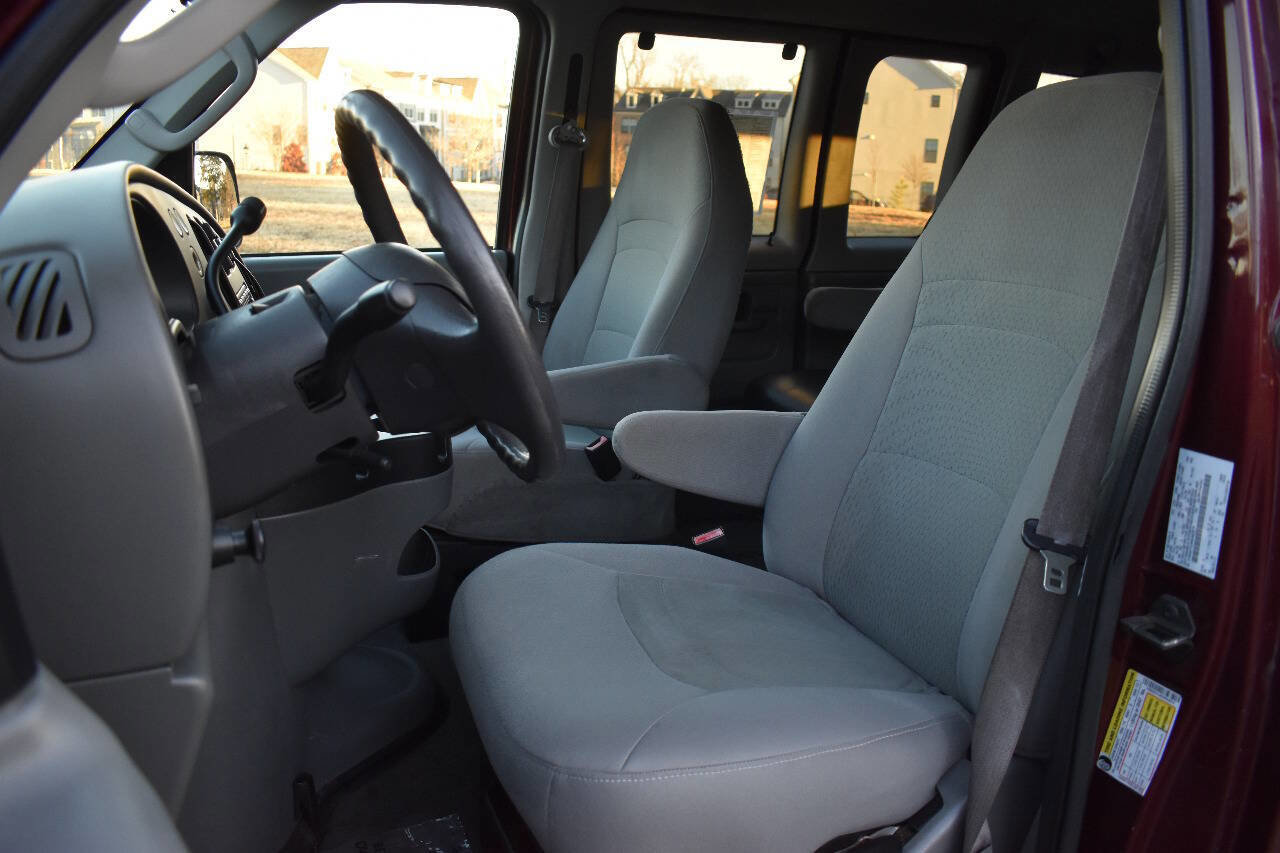 Used 2008 Ford E-350 and Econoline 350 XLT image 10