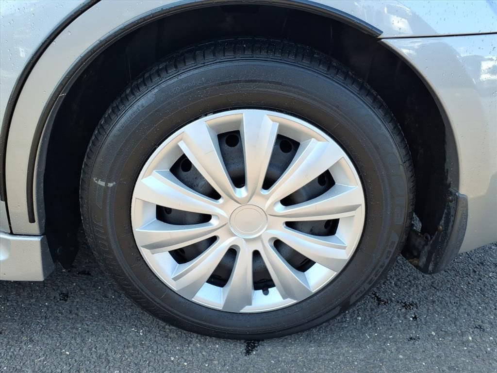 Used 2010 Subaru Legacy 2.5i image 15