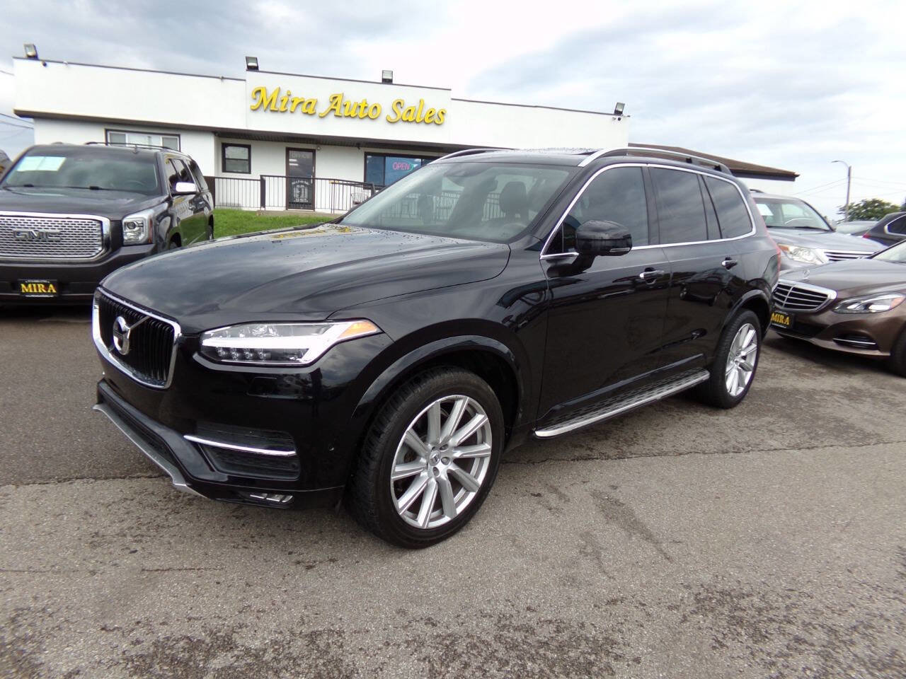 Used 2016 Volvo XC90 T6 Momentum w/ Momentum Plus Package image 1