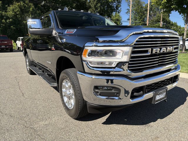 Used 2024 RAM 3500 Laramie AWD/4WD image 2